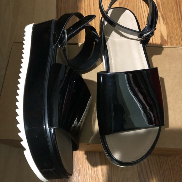✨Brand New Aldo Platform Sandal - Picture 5 of 8